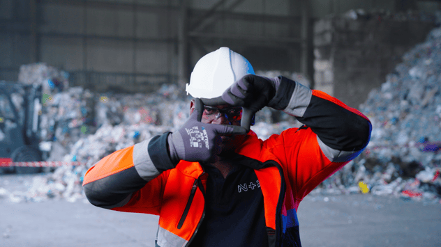 V4.0_NewPerspectives_Richard_4k25_(CLEAN)-1